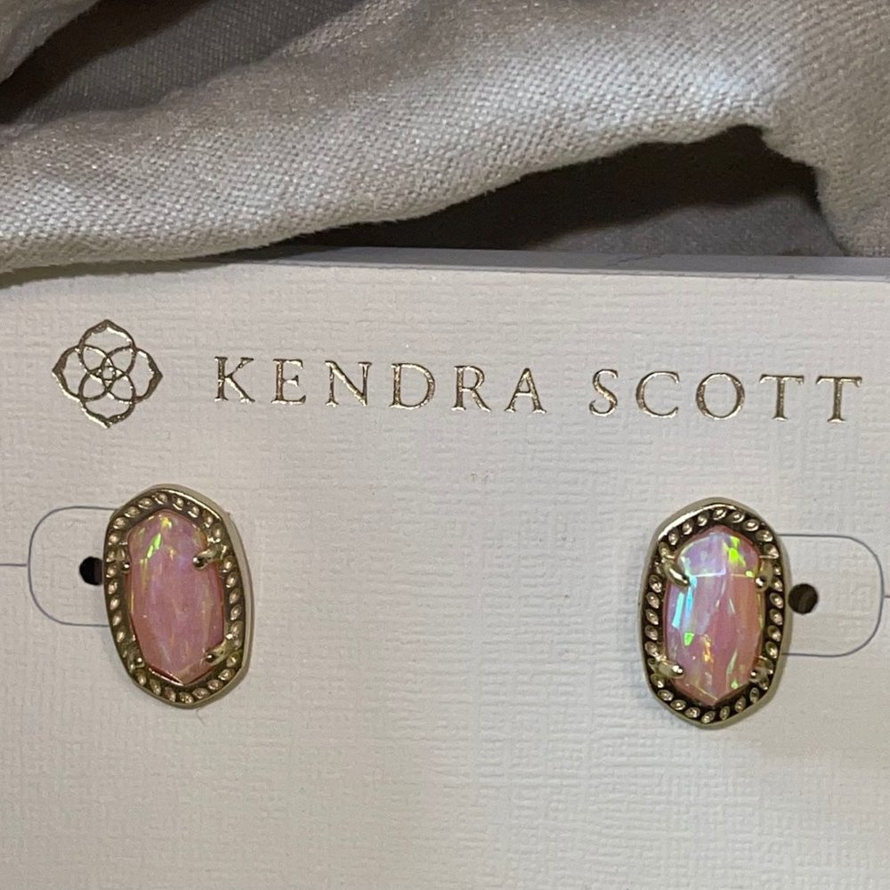 Kendra Scott Stud Earrings Gold + Rose Quartz PINK